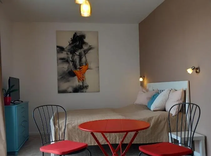 Apartliv * ולקה לומניקה