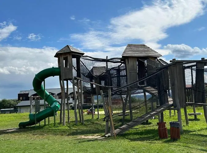 Apartliv * ולקה לומניקה